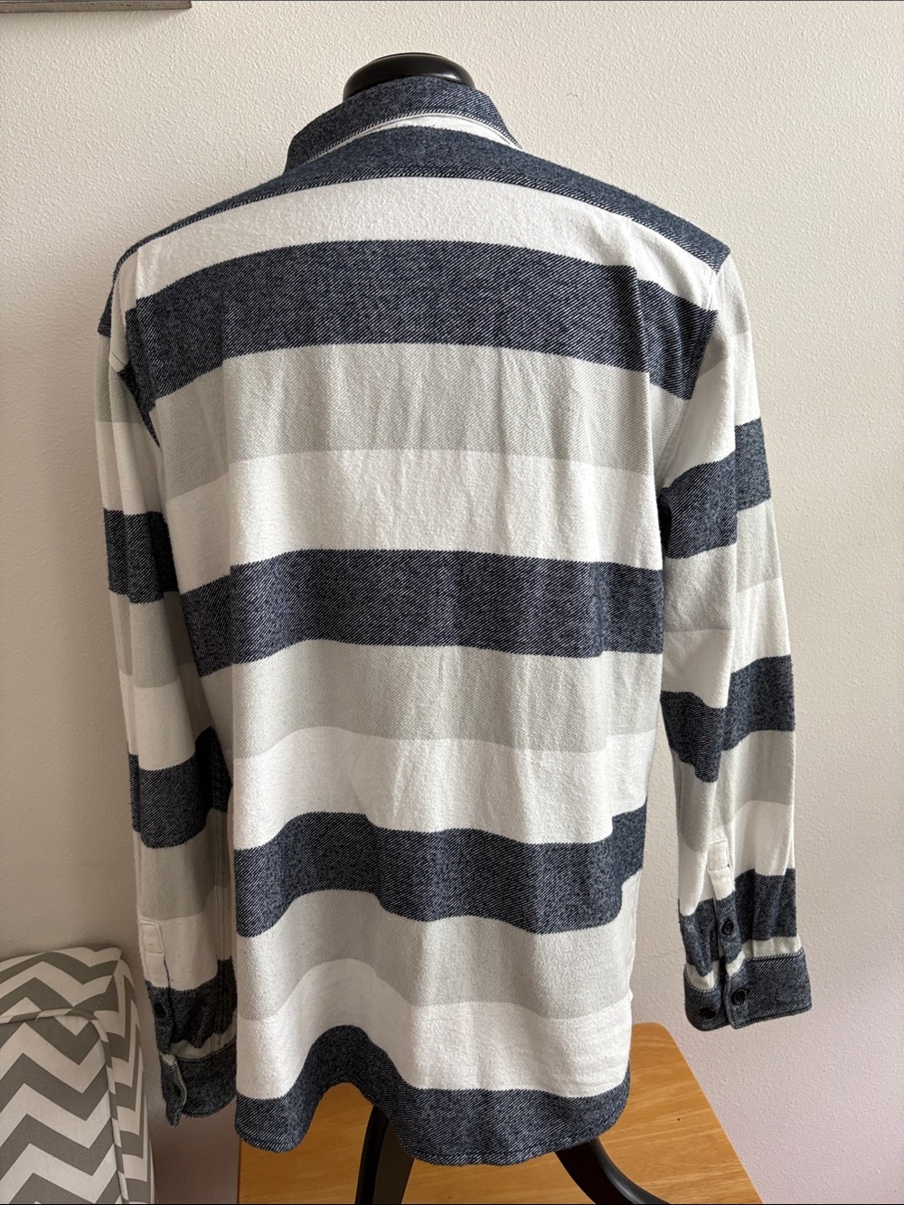 RVCA Striped Button-Up Flannel Shirt — White & Navy Size XL - Picture 2 of 11